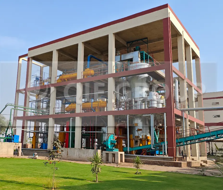 Equipo para planta de extracción de aceite de girasol mediante disolventes para una recuperación de aceite de alta eficiencia.