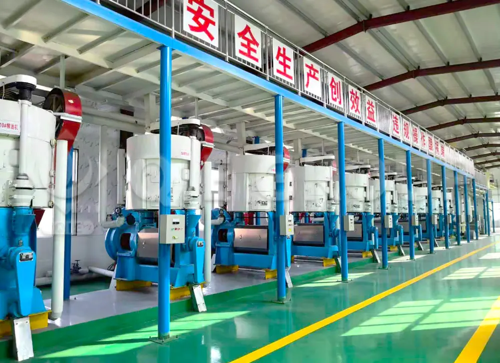 Equipo de prensado de aceite inteligente de alta eficiencia con control automatizado de QIE Group.