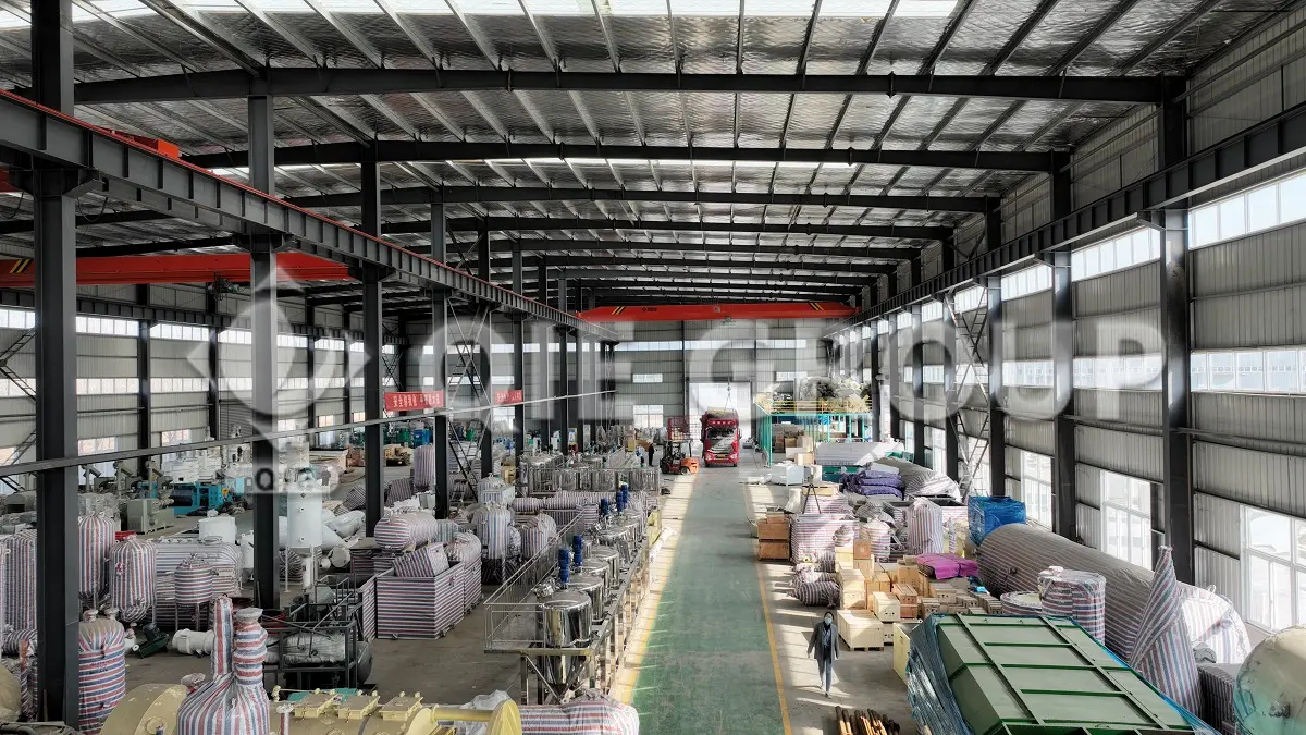 Taller de fabricación de equipos avanzados para aceites comestibles de QIE Group.