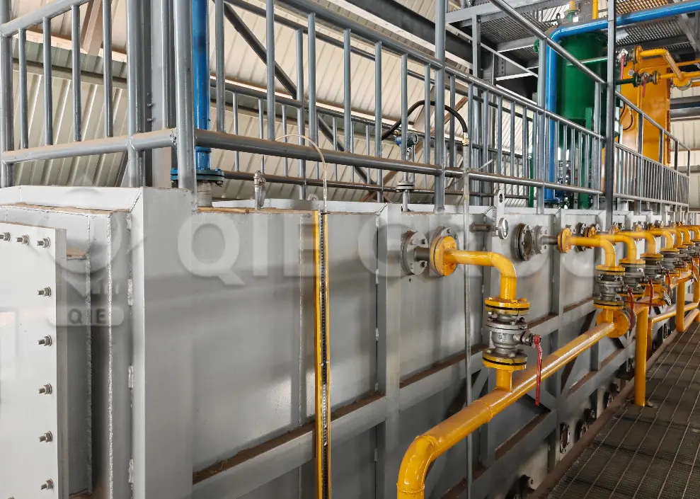 Extractor de disolvente de cadena transportadora para copra, que permite una extracción de aceite eficiente y una alta recuperación de aceite.