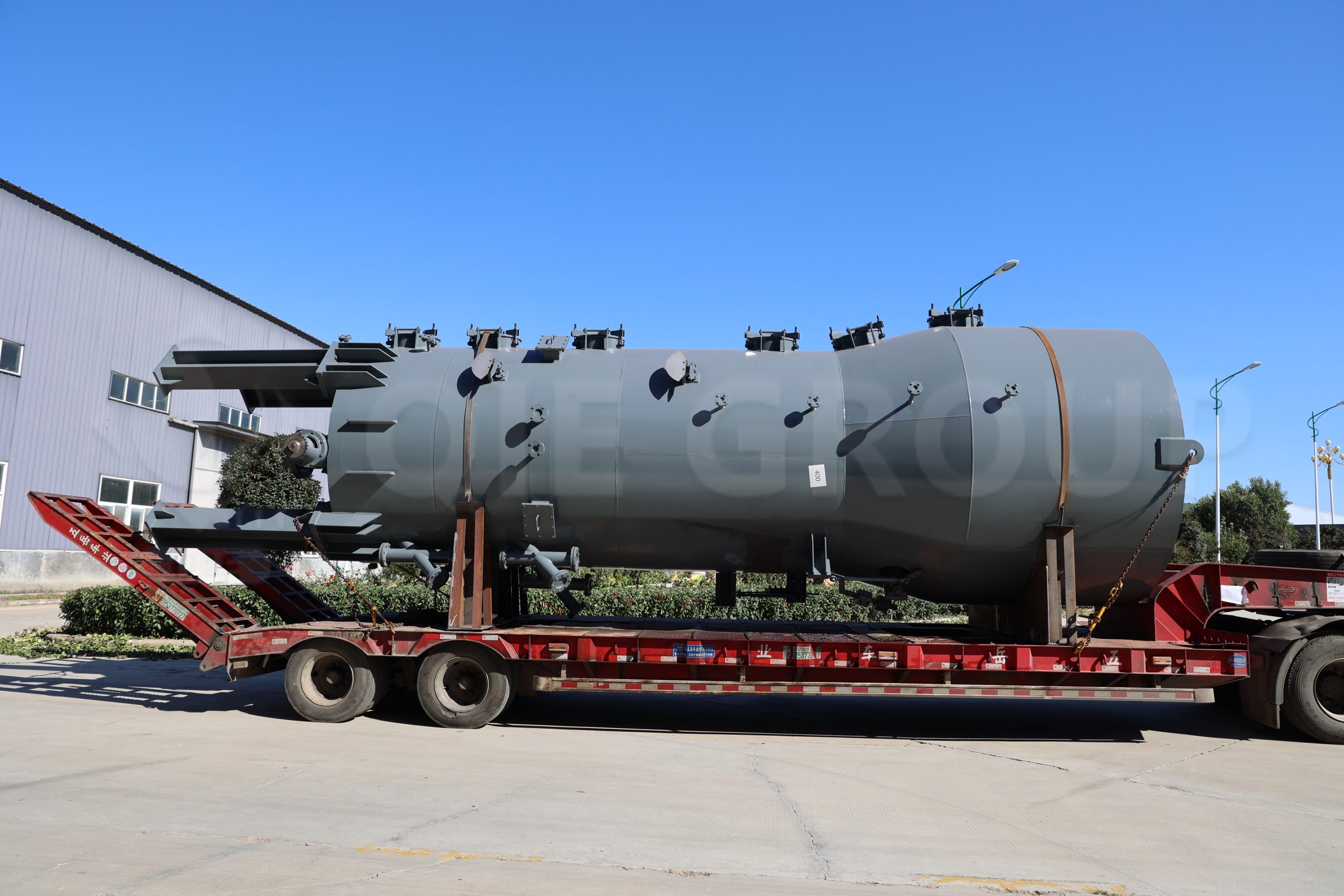 QIE Group professional team covering R&D, manufacturing, installation and global oil processing services