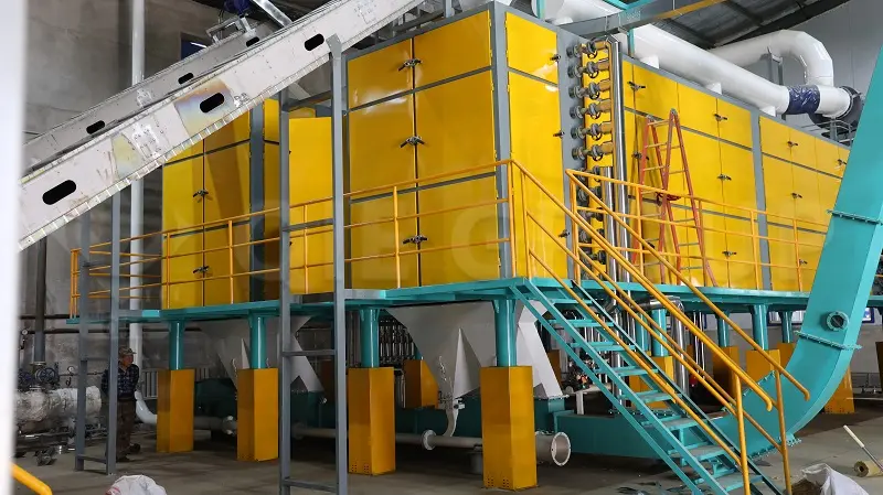 Equipos de extracción por disolventes con cadena de arrastre para plantas de procesamiento de aceites comestibles