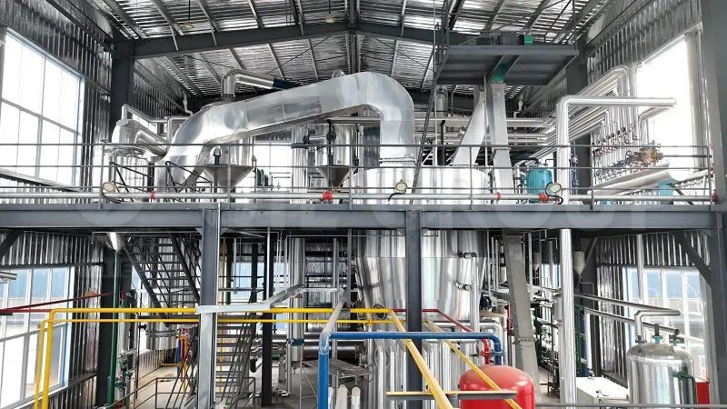 Sistema desolventizador-tostador (DTDC) para plantas de aceites comestibles, empleado en la eliminación de disolventes y la desolventización de la torta de extracción mediante un proceso de calentamiento por vapor.