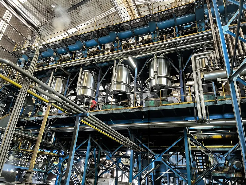 Maquinaria completa para el procesamiento de aceite comestible, destinada a una extracción y refinado eficientes